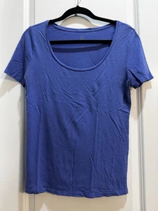 Live Love Loft Blue Tee Medium Short Sleeve Round Neck Armpit To Armpit 18” - Bild 1 von 7