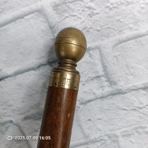 Bastone da passeggio/bastone e stecca piscina nascosta vintage in legno e ottone intagliato a mano - Foto 1 di 11