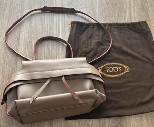 Borsa TOD'S wave pelle 2 vie tracolla a mano borsa onda marrone moka usata Italia - Foto 1 di 17