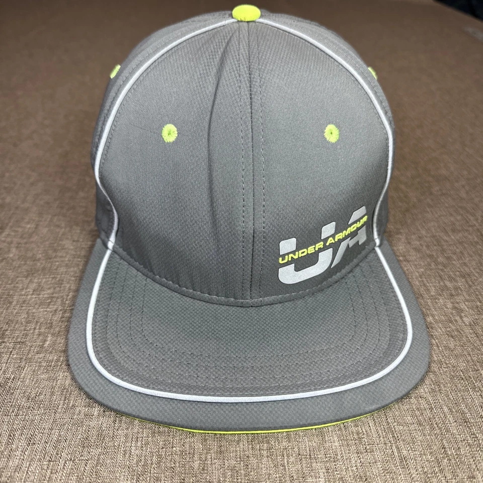Gorra Under Armour para hombre L XL banda reflectante gris grafito amarillo Foto 1 de 4