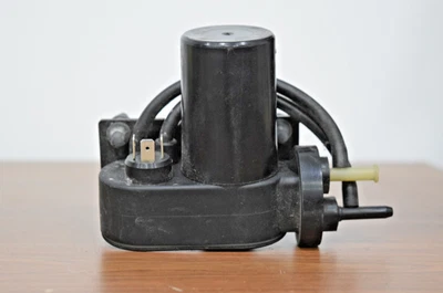 Land Rover P38 Range Rover & Discovery 1 OEM Cruise Control Vacuum Pump PRC6260 - Image 1 of 4