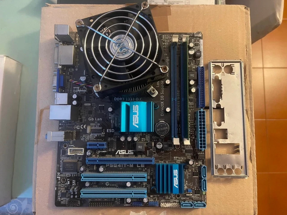 SCHEDA MADRE ASUS P5G41T-M LE LGA775 DDR3 - Immagine 1 di 4