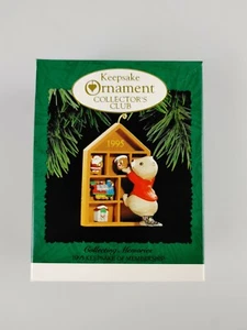 Collecting Memories Beaver Bookcase 1995 Hallmark Keepsake Ornament Club Vintage - Picture 1 of 9