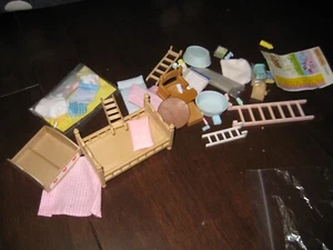 SYLVANIAN FAMILIES PARTS AND ACCESSORIES -LOT 4 - Picture 1 of 2