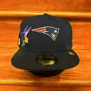New Era 59Fifty NFL Patriots Navy Blooming Fitted Hat 7 5/8 - Picture 1 of 4