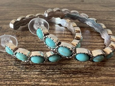 Pendientes de aro de piedra de resina turquesa ovalados concho occidental Jardín $49 Foto 1 de 4