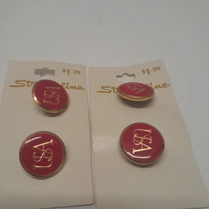 De Colección Streamline Button Co. Rojo y Dorado EE. UU. Botones de Metal en Tarjetas Originales 2 Pares - Imagen 1 de 3