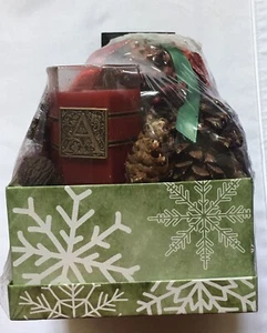 REDUCED Aromatique The Smell Of Christmas Gift Set, Candle  Fragrance - Picture 1 of 4