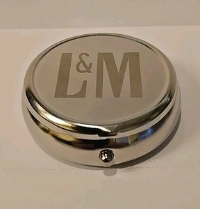 TASCHENASCHENBECHER m. Zigarettenablage L&M Metallfarben Taschenascher NEU - Bild 1 von 2