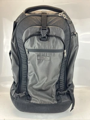 Mochila de lona con ruedas REI 27” negra - bolsa de viaje, funciona muy bien Foto 1 de 4