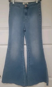 Neu ohne Etikett Gr. 26 WE THE FREE by Free People Jeans helle Waschung hoher Bund Glockenunterteil - Bild 1 von 8