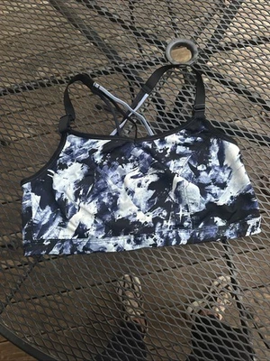 Livi Lane Bryant Size 18/20 Blue & White Design Low Impact Wireless Sports Bra - Image 1 of 4