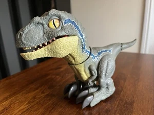 Jurassic World Dominion Uncaged Rowdy Roars Velociraptor Beta Action Figure VGC - Picture 1 of 7