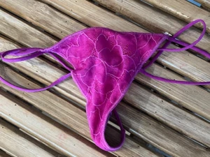 NWOT VINTAGE by VICTORIAS SECRET LOW RISE V STRING PANTIES 2004 sz S - Bild 1 von 2
