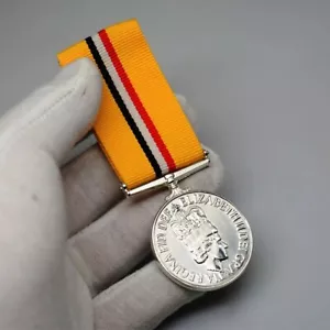 Réplica de medalla británica de la guerra de Irak hágalo usted mismo insignia de metal recuerdos y coleccionables - Imagen 1 de 3