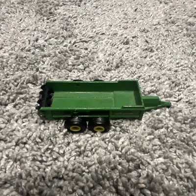 ERTL #574-8511 John Deere Trailer Manure Spreader Attachment 1/64 - Image 1 of 3