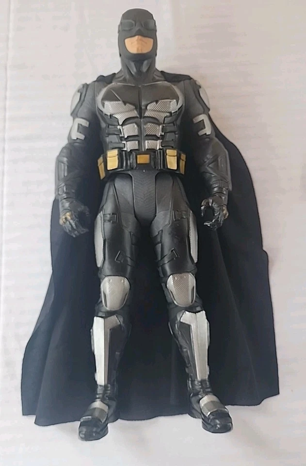 Batman -19" H, Jakks Pacific Inc. 2017, TM y DC Comics S17 Foto 1 de 4