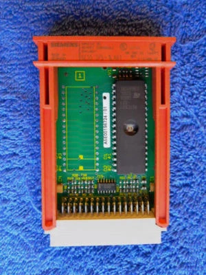 1 Stück Siemens Simatic S5 EPROM 6ES5375-1LA61,  6ES5 375-1LA61 gelöscht - Bild 1 von 4