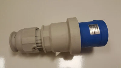 63 Amp Plug - 3-pin & pilot - Splashproof IP44 - Bals/CEENorm 2104 - NEW - Image 1 of 3