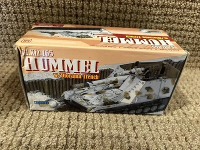 Dragon Armor 1:72 Hummel w/Diorama Trench 19 Pz Div Eastern Front 1944 No. 60345 - Image 1 of 4