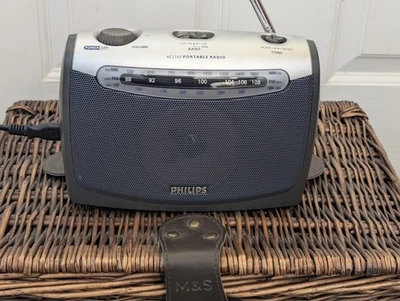 Philips AE2160 AM/FM Portable Radio – Classic Design In Navy Blue - Image 1 of 4