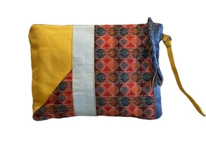 Muñequera de cuero de algodón con estampado geográfico diseño suroeste de la colección Noonday - Imagen 1 de 8
