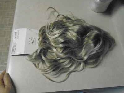 Peluca Rachel Jon Renau 5984 Encaje Frontal Monotop Atado a Mano Palm Springs RUBIA NUEVA CON ETIQUETAS Foto 1 de 4