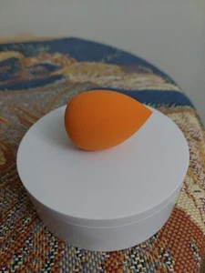 Ulta Beauty Sponge Blender in Orange New - Picture 1 of 3