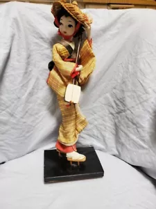 VINTAGE JAPANISCHE KYUGETSU NISHI PUPPE MIT LAUTE & KARIERTEM KIMONO 16" GROSS - Bild 1 von 5