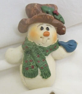 Vintage 1997 Suzi Snowman Bird Holiday Jewelry Christmas Lapel Pin Brooch Resin - Picture 1 of 2