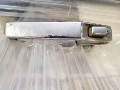 Jeep Cherokee 1989 manija de puerta lateral izquierda, exterior 356975 Foto 1 de 4