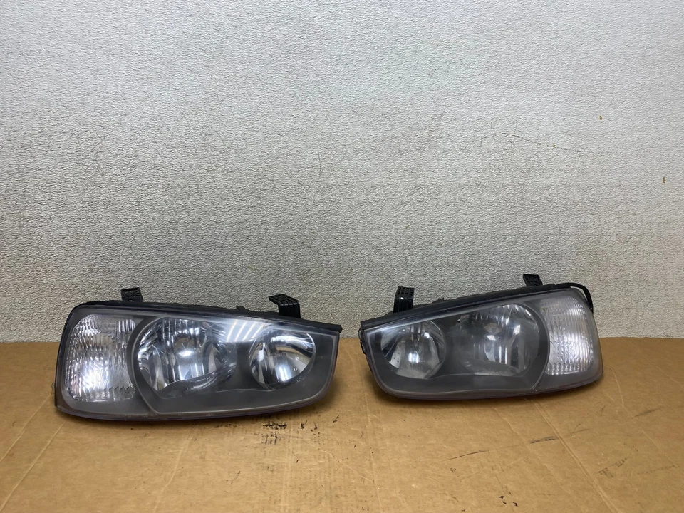 Комплект левосторонних + правосторонних галогенных фар 2001 2002 2003 Hyundai Elantra T1191 DW - Изображение 1 из 4