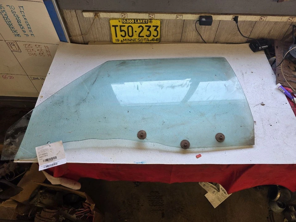 司机左前门玻璃加来 2 门适合 74-76 凯迪拉克   — 第 1/1 张图片