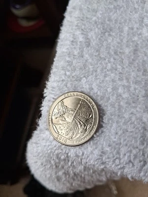 2010 D Grand Canyon Quarter circulated ungraded-blemish by neck - Image 1 of 3