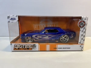 Ford Mustang 1965 personalizzata nuova nella scatola modellino pressofuso in scala 1/24 di Jada - Foto 1 di 7