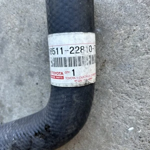16511-22810-71 Radiator Hose Upper Toyota Forklift - Picture 1 of 5