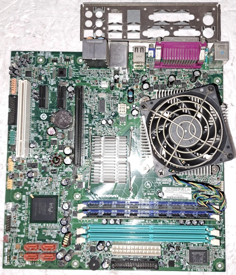 Scheda MadreLenovo L-IG33 FRU87H5161 con CPU Intel 775 Dual Core e Ram - Immagine 1 di 1