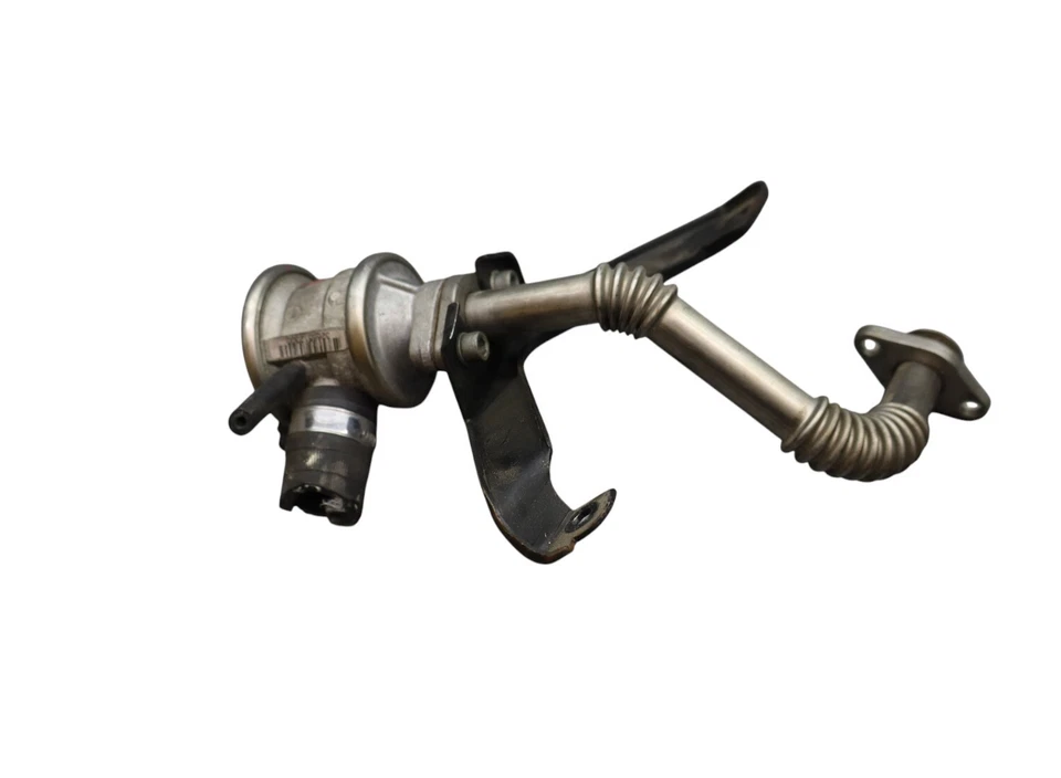 05-07 Válvula de retención de bomba de aire izquierda Maserati Quattroporte M139 EGR con línea OEM Foto 1 de 4