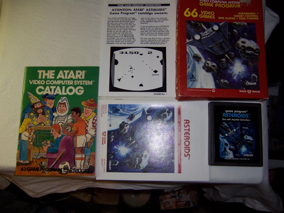 Asteroids--Atari 2600--1979--Complete CIB - Image 1 of 1