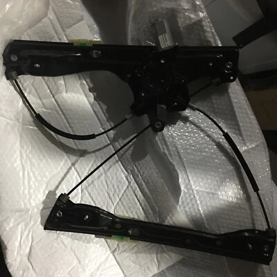 2018-2019 RH passenger regulator with motor - Image 1 of 2