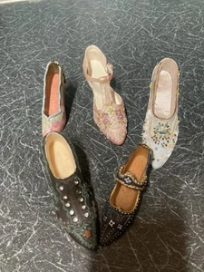 5 Individual Miniature Shoes - Picture 1 of 12