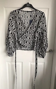 Ladies Black Mix L’Olive Vert Long Ruched Sleeve Wrap Top/Blouse - Size 2 BNWT - Picture 1 of 10