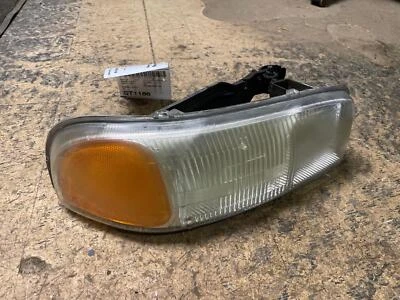 Headlamp Assembly GMC SIERRA 1500 Right 99 00 01 02 03 04 05 06 07 - Image 1 of 4