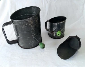 Lot 3 Vintage Kitchen Tool Bromwell's Measuring Flour Sifter 3 & 1C Tiny Scooper - Picture 1 of 12