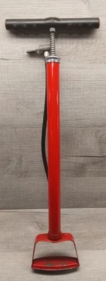 Bomba de aire roja vintage aprobada por Schwinn con fecha 1971 Bicycle Company 24" de largo Foto 1 de 4