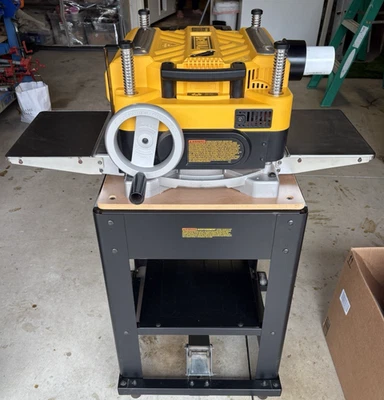 DEWALT DW735 13 Inch Thickness Planner & Stand 120v, 15 Amps, 10,000 Rpms, EUC - Image 1 of 4