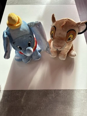 Disney Dumbo und Simba Kuscheltier Plüschfigur, 100 Jahre Disney Platinum Color - Bild 1 von 4