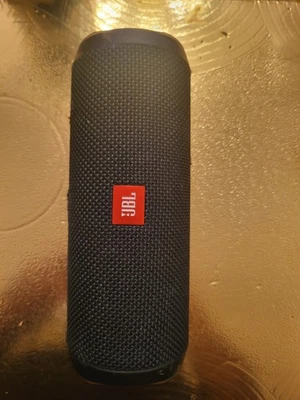 Altavoz portátil JBL Flip 4 Bluetooth - Negro (JBLFLIP4BLK) Foto 1 de 4