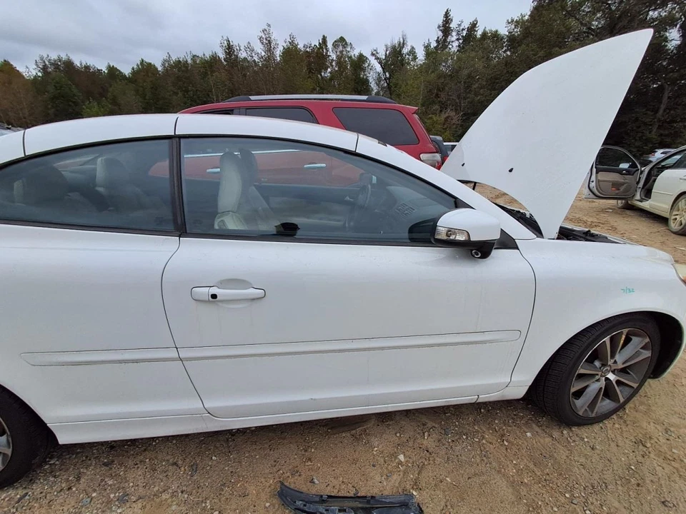 Volvo C70 2012 pasajero puerta delantera derecha carcasa - usado - camioneta local solamente Foto 1 de 4