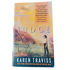 Judge por Karen Traviss RARO 2008 1ª Edición EOS de bolsillo Ciencia ficción - Imagen 1 de 10